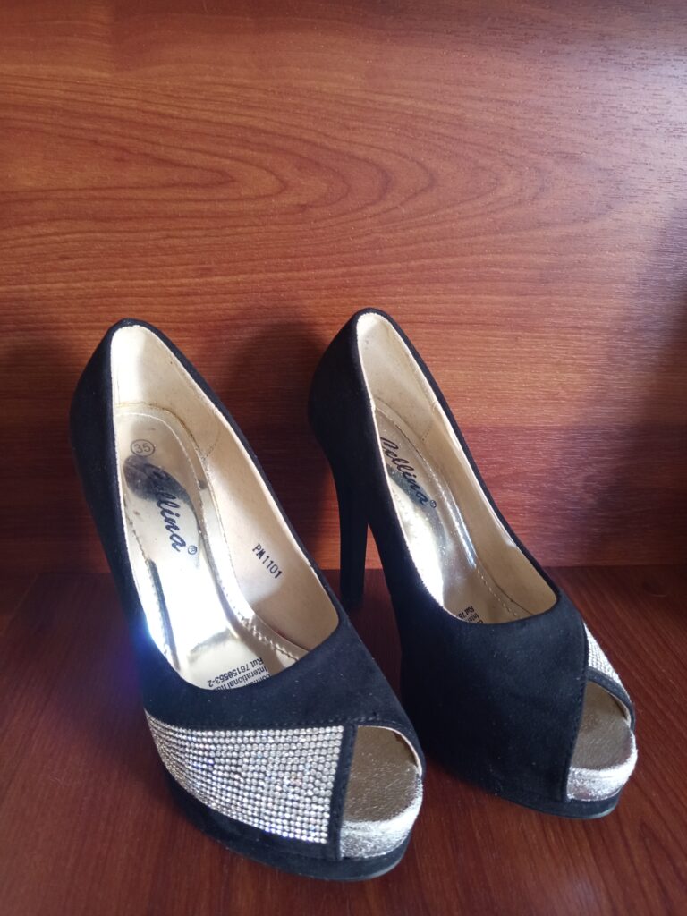 Tacones negro elegante N°35